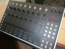 ISLA 2400 SAMPLER DRUM MACHINE