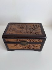 Boîte En Bois Sculpté Motif