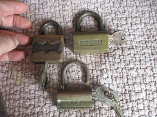 Lot ancien cadenas - lot,