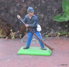 BRITISH DETAIL FAR WEST FIGURE / NORTHERN SOLDIER (3)