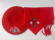 BÉRET BASQUE , FOULARD