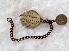 Un bracelet militaire