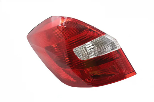 Feu arrière gauche