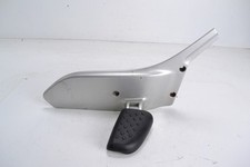 Repose-pieds arrière droit