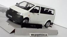 VOLKSWAGEN MINIBUS T5 BLANC CARARAMA REF 462150 ECHELLE AU 1/43 EME COLLECTION