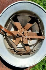Casque de mineur ancien en