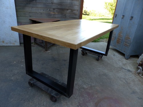 Table industrielle sur - , mesure