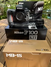 Nikon F100 Professional kit