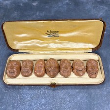 Série japonaise de 7 têtes sculptées en bois – Masques de théâtre Nô / Netsuke