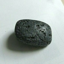 Pierre roulée, basalte, lave