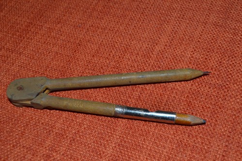 Ancien petit compas bois - petit,