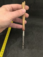 Rare Porte Plume Sculpté