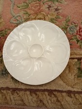  Douze assiettes à huîtres