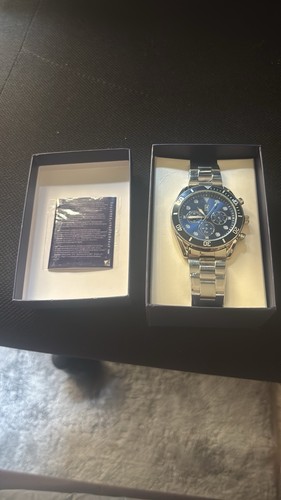 Tom miller montre - tom, homme