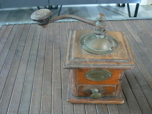 Pepper mill lorraine its - pepper,
