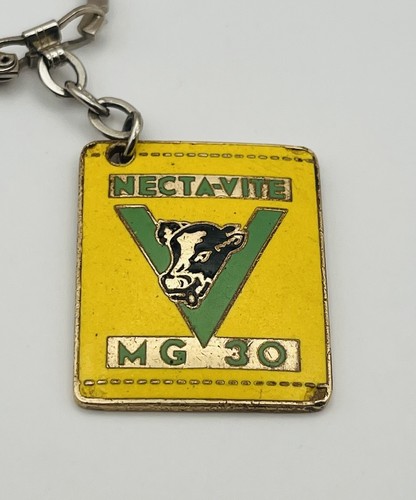Porte clé agricole emaillé - -,