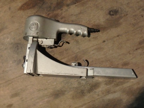 Agrafeuse carton pneumatique