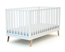 Lit bébé évolutif en bois