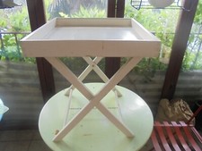 Petite table d'appoint pliable