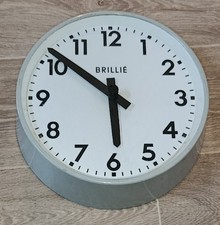 Ancienne horloge d'atelier