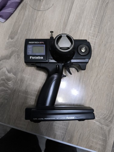 Radiocommande futaba t2pl - radiocommande,