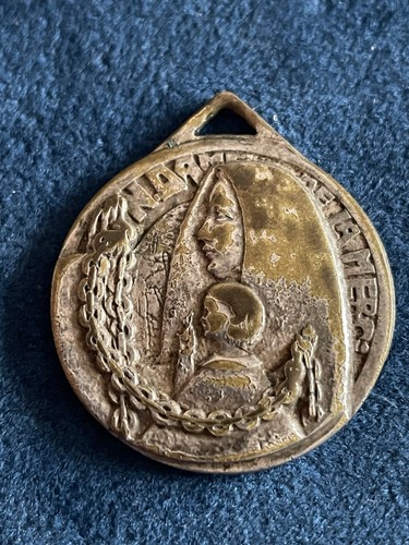 Ancienne médaille aumônerie