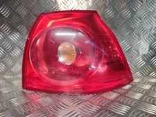 Feu arriere principal droit