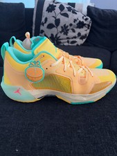 AIR JORDAN XXXVII LOW EYBL