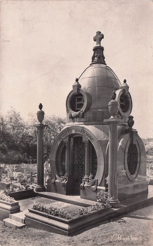 Lizy ourcq monument - 77*,