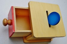 Coffre à tiroir en bois