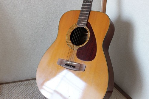 Guitare acoustique vintage