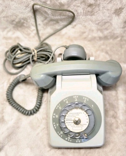 Ancien téléphone gris - téléphone, à