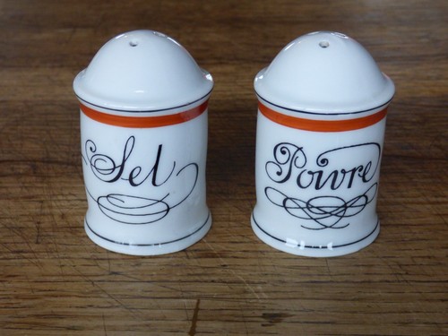 Salière poivrière porcelaine - poivrière,