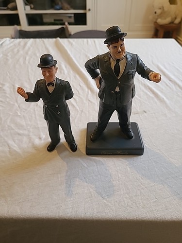 Lot statuette laurel - de,