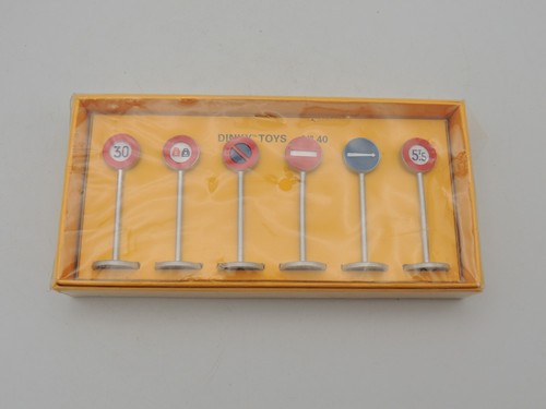 Dinky toys panneaux - dinky,