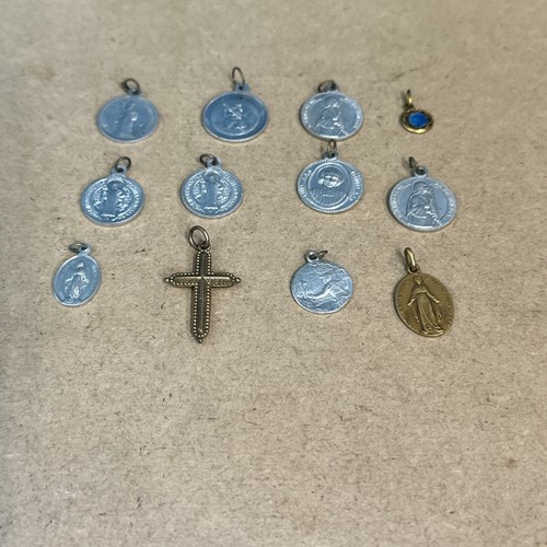 Lot médailles religieuses - lot,