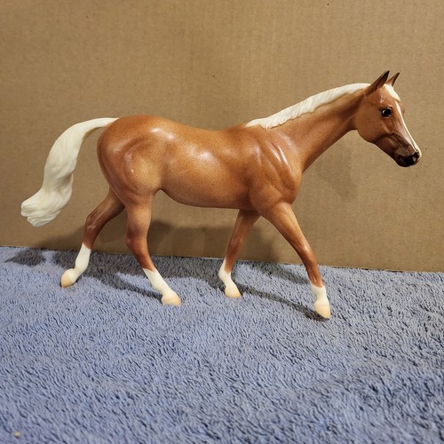 Breyer horses classic series - horses,