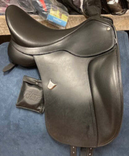 Test ride demo bates dressage - ride/demo,