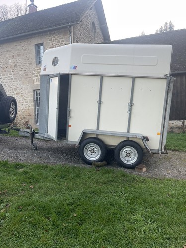 Van chevaux deux - van,