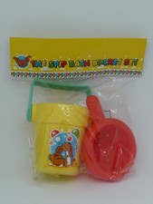 JOUET ANCIEN SPIP DE SPIROU PETIT SEAU DE PLAGE ET ACCESSOIRES