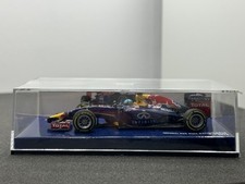 Minichamps Infiniti RED BULL Racing RB10 S. Vettel 2014, 1:43. Excellent état