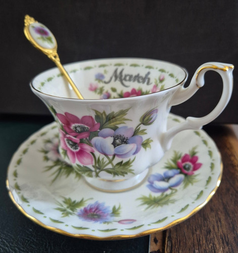 Tasse sous - tasse, et
