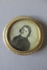 Ancien cadre photo femme rond