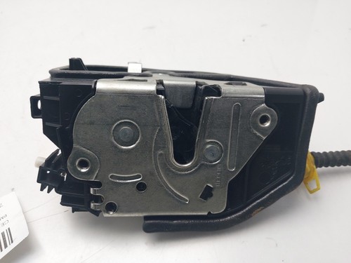 7202146 serrure avant droit