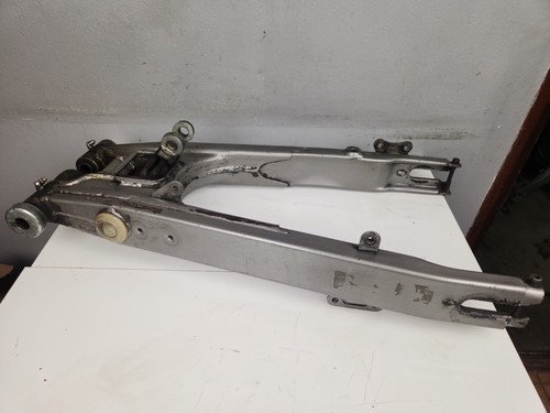 Bras oscillant avec - , biellettes