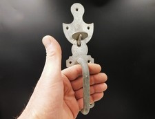 Loquet poucier traditionnel