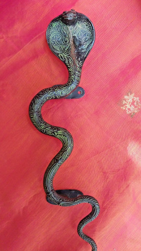 Door handle snake cobra statue - handle,