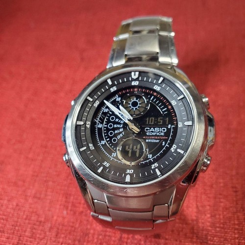 Montre analogique numérique