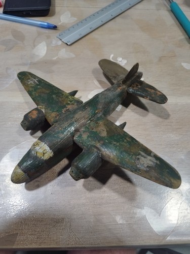Rare jouet ancien - avion, b26