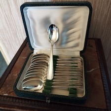 12 petites Cuillères Art